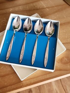 ONEIDA Community Silverplate Spoons
